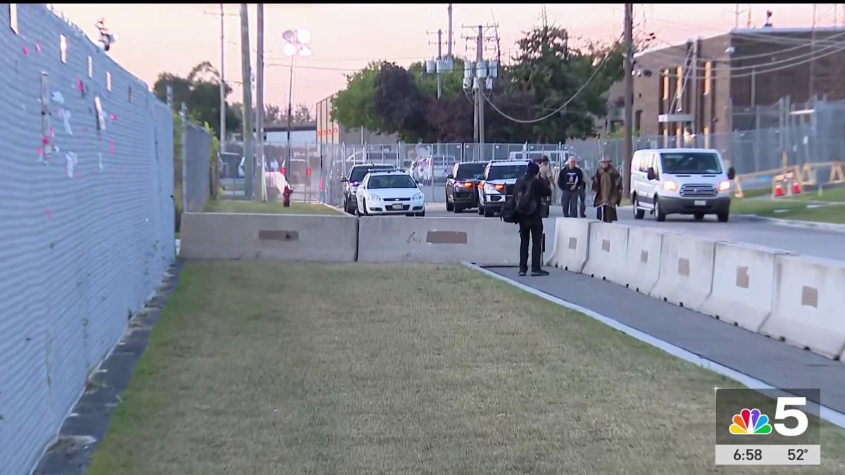 Judge orders ICE fence at Broadview facility dismantled – NBC Chicago