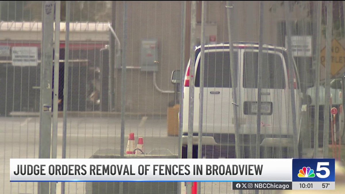 Judge orders removal of fence outside Broadview ICE facility – NBC Chicago
