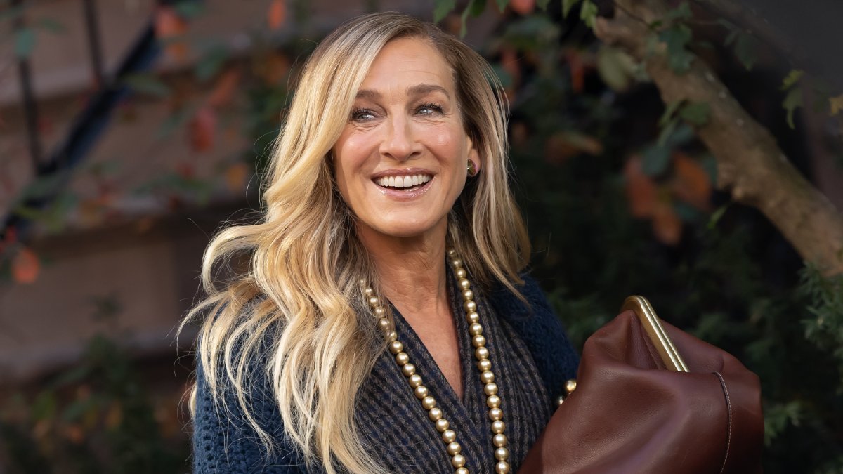 Sarah Jessica Parker to headline Northwestern Universitys commencement this weekend Sarah Jessica Parker to headline Northwestern Universitys commencement this weekend