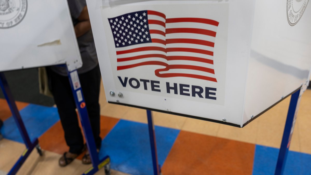 McHenry County election judge suffered heart attack, died during vote count