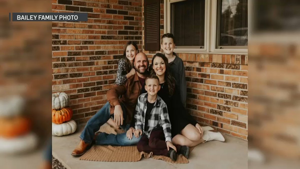 Darren Bailey shares message week after family killed in helicopter crash