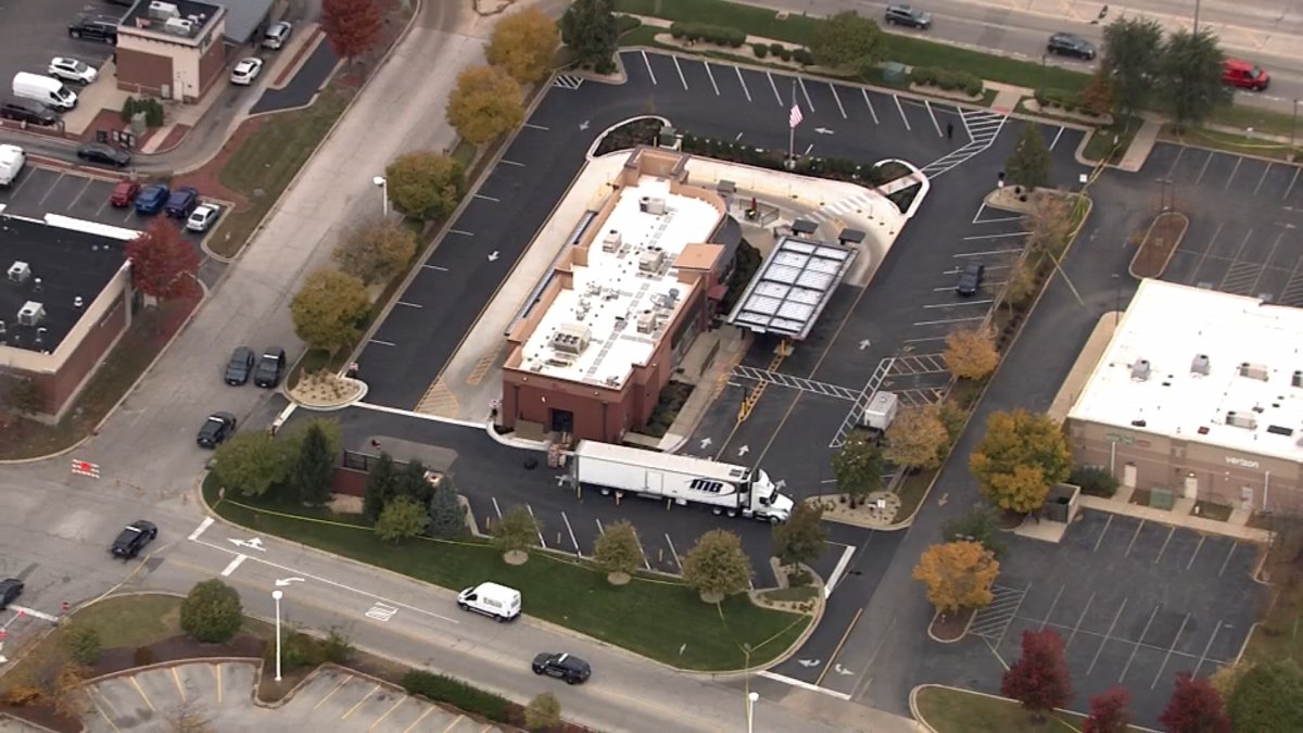 Deadly &lsquo;disturbance at suburban Chick-fil-A leaves 1 dead, 1 injured