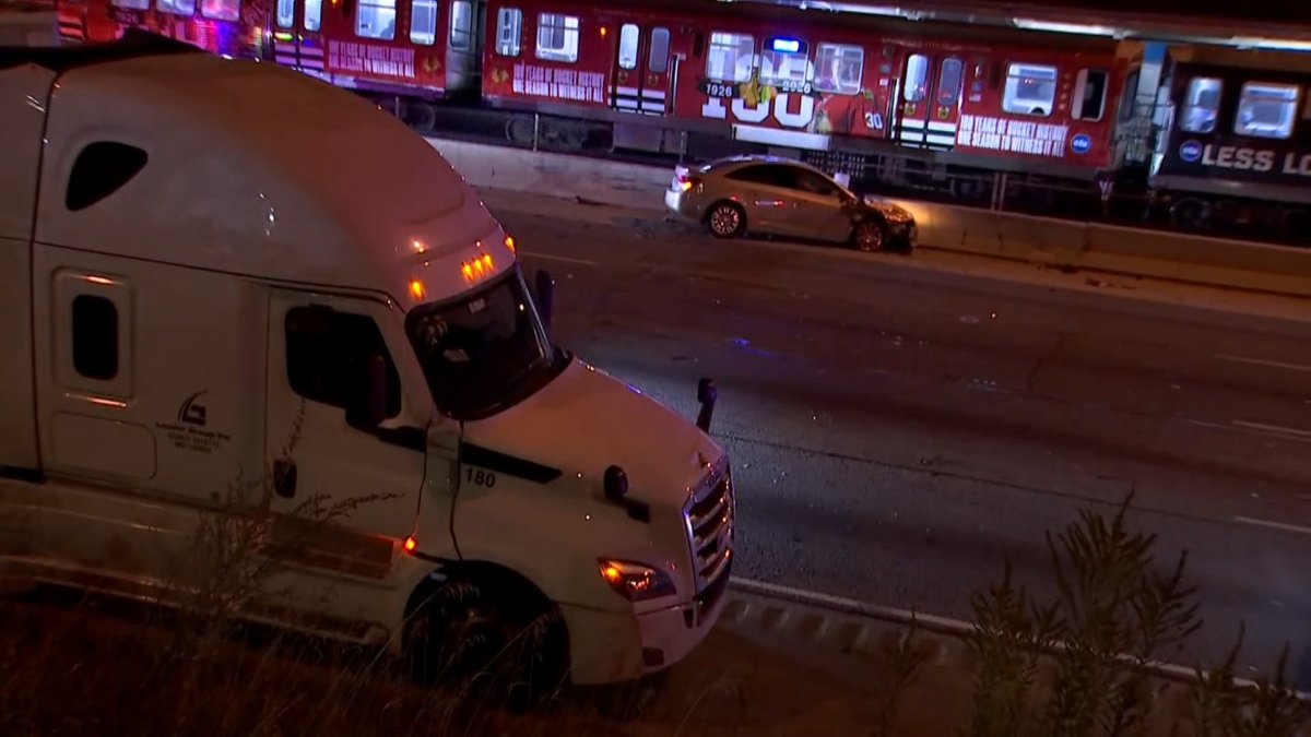 Inbound Eisenhower Expressway impacted by multi-vehicle crash Sunday
