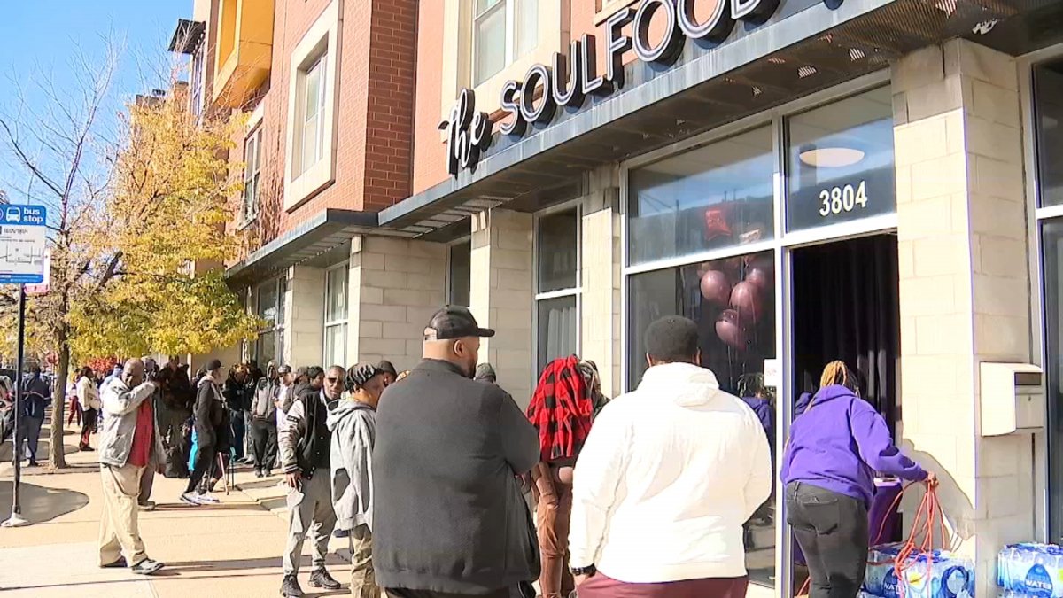 &lsquo;We need to make an impact: Chicago restaurant offers free meals to SNAP recipients