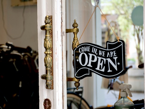 Is Illinois' minimum wage going up in 2026? Here's what to know