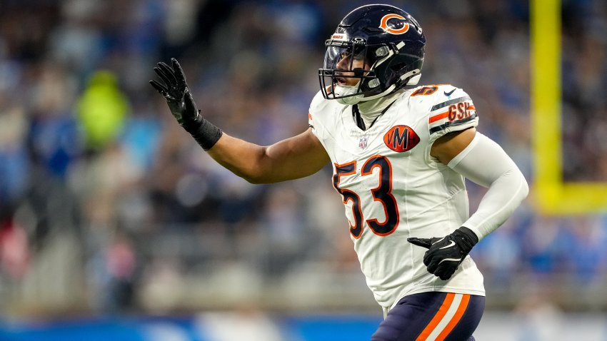 DETROIT, MICHIGAN – SEPTEMBER 14: T.J. Edwards #53 of the Chicago Bears runs in action and raises a hand against the Detroit Lions at Ford Field on September 14, 2025 in Detroit, Michigan. (Photo by Nic Antaya/Getty Images)