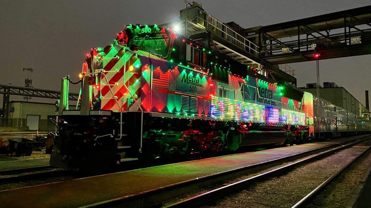 At 12 p.m. Nov. 17, tickets for Metra's 2025 Holiday Trains will go on sale across five lines that travel from the suburbs to Chicago.