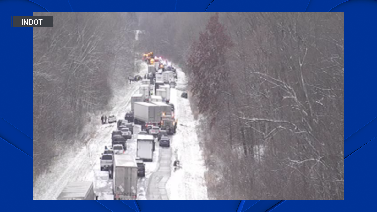 At least 20 vehicles involved in pileup on Indiana interstate