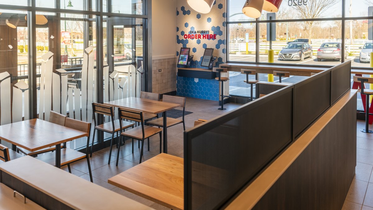 Popular Midwest-based burger chain shuttering hundreds of locations