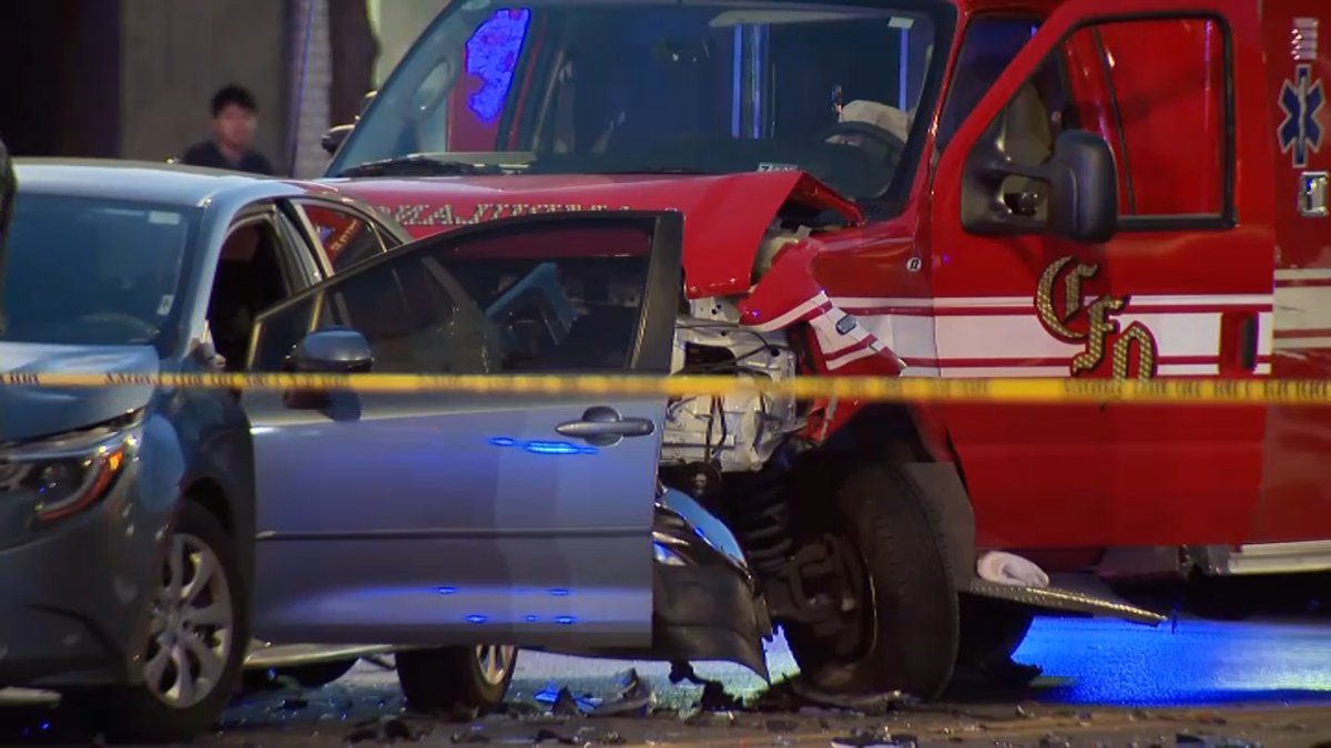 Paramedic escapes after ambulance stolen at Chicago hospital, police chase ensues