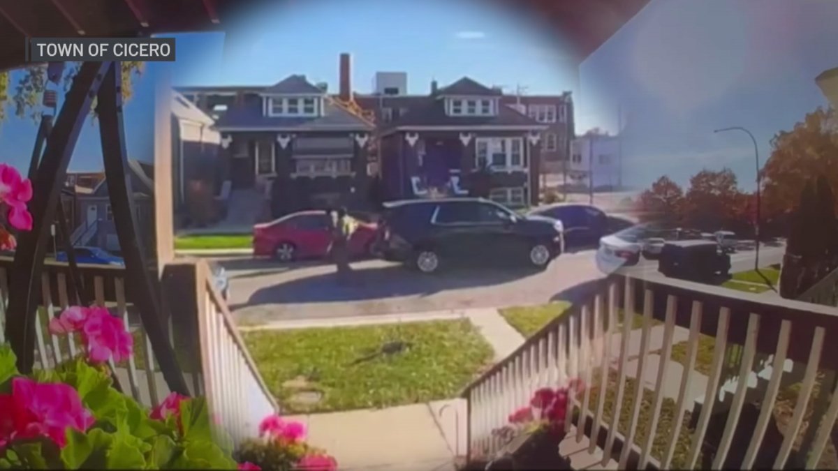 Two meter readers for the Town of Cicero said they were approached by federal agents while on the job, with one of the incidents caught on camera.