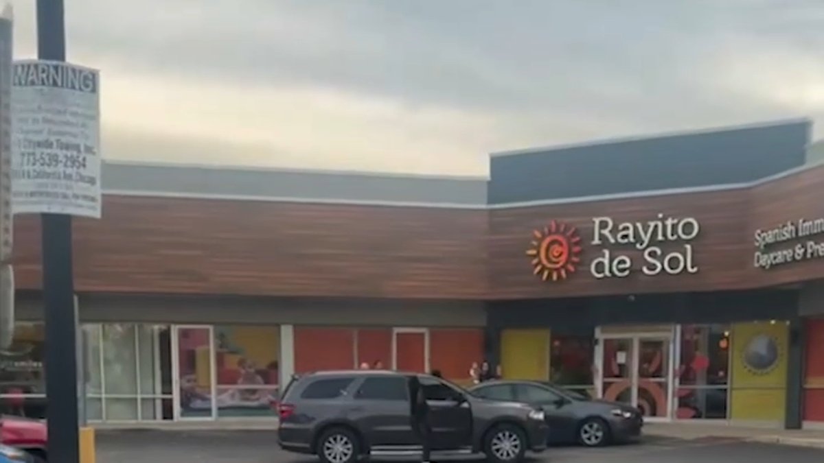 Teacher pulled out of Chicago daycare by armed ICE agents