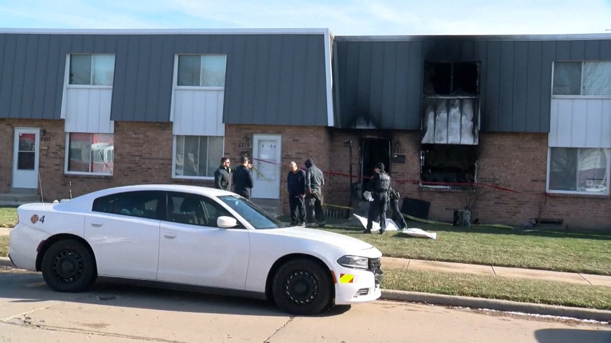 2 kids die, sister and father hospitalized after Thanksgiving apartment fire