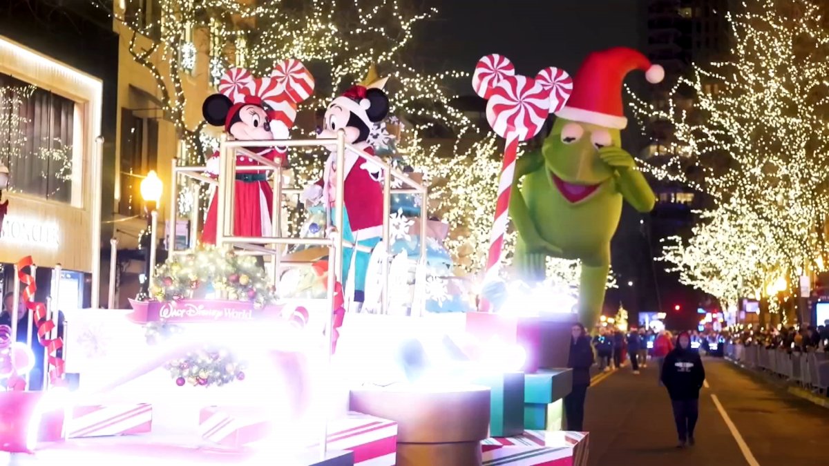 Beefed-up police presence observed at Magnificent Mile Lights Festival Parade