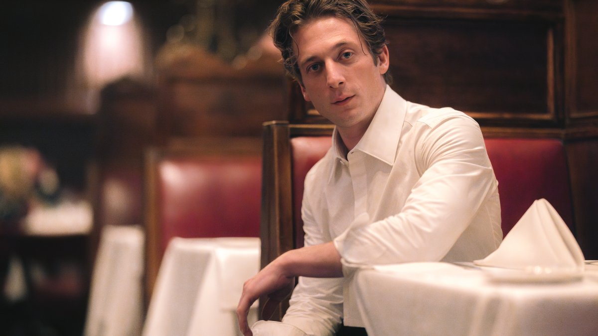 A Chicago-based casting agency announced they're in charge of finding background actors for season five of "The Bear." Here's what to know.