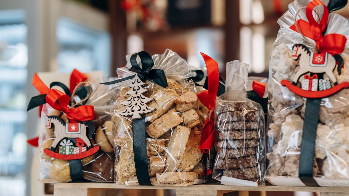 Popular holiday bark sold at Illinois grocery stores recalled days before Christmas