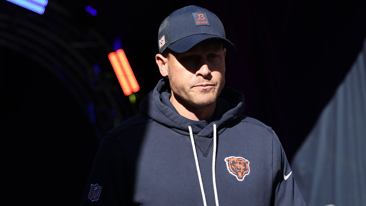 Ben Johnson's reaction to Bears' first playoff berth since 2020 is exactly on-brand