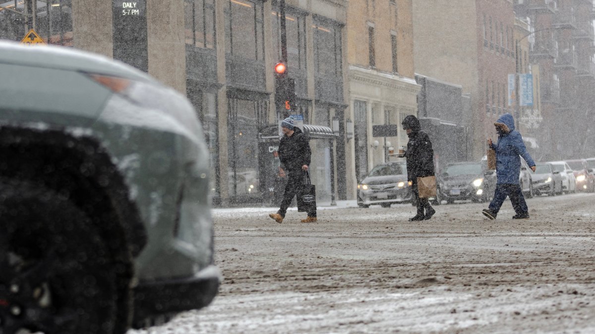 How much snow has fallen in Chicago so far? Snowy start is nearly historic