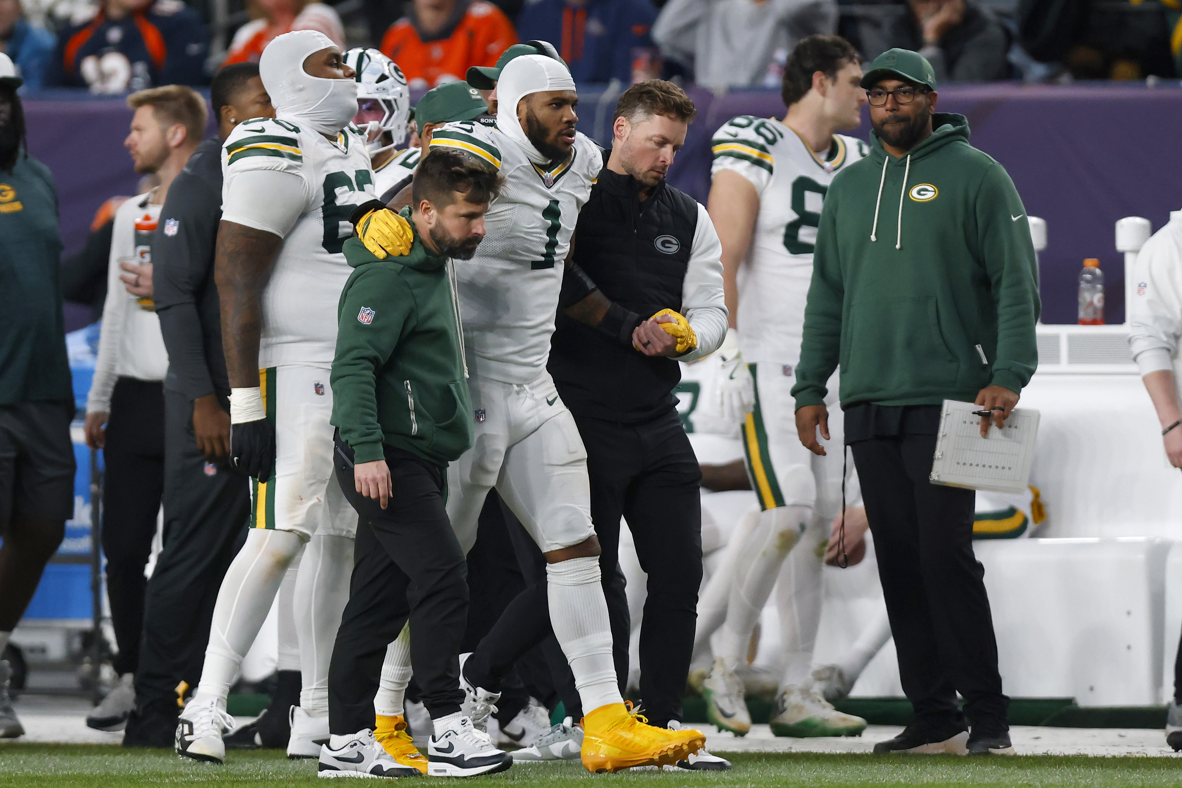 Packers believe Micah Parsons likely tore ACL vs. Broncos: Reports
