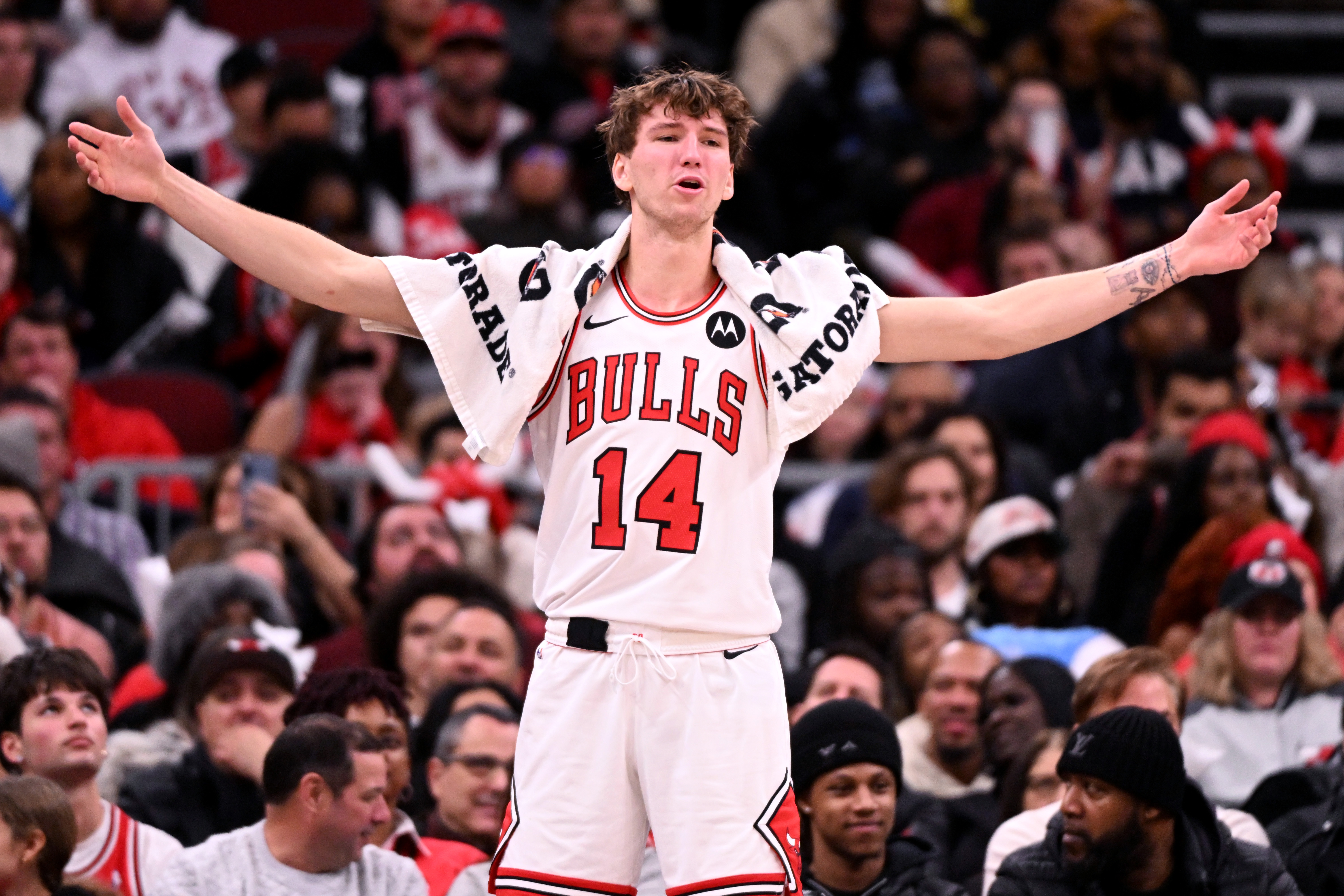 Isaac Okoro, Matas Buzelis lead short-handed Bulls past Pelicans