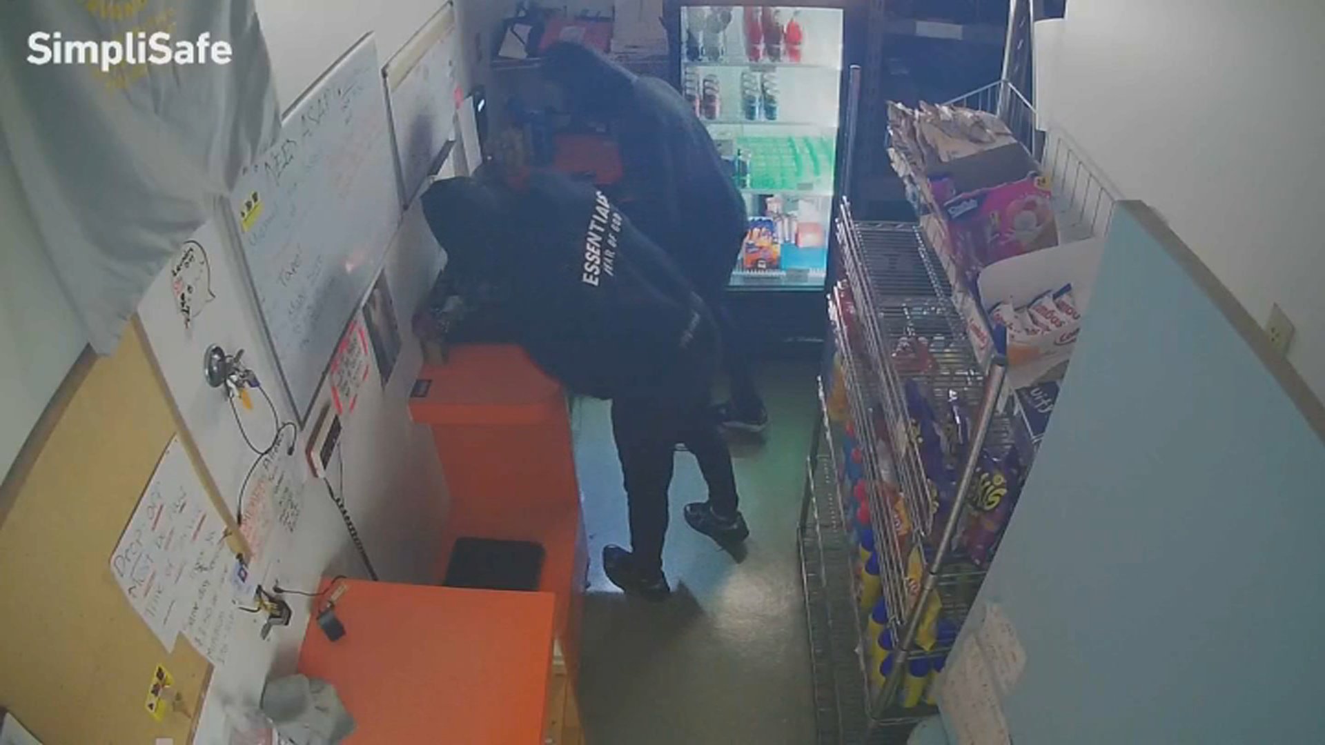 Brazen burglary at Humboldt Park laundromat captured on surveillance video