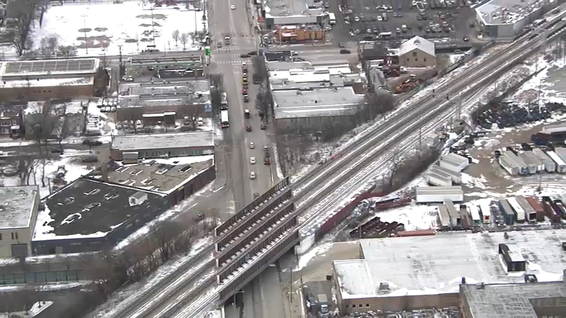 Body found near Metra tracks in Chicago's Humboldt Park, officials say