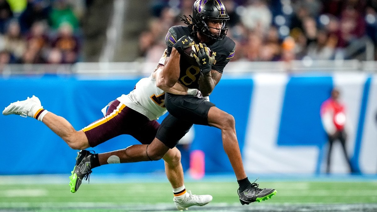 Northwestern has 4 takeaways in bowl victory over Central Michigan