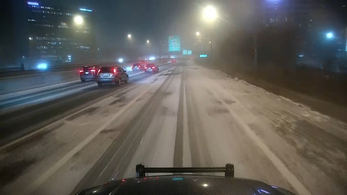 Chicago area under wind, winter weather advisory as 50 mph gusts shake cars on snow-covered roads