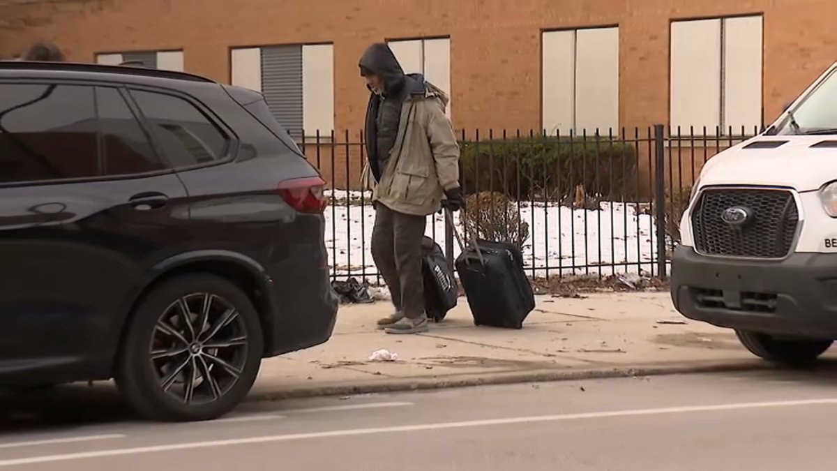 Tenants move out of South Shore building raided by federal agents after judges order