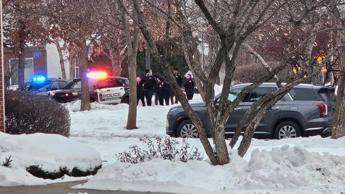 Streamwood residents asked to avoid area amid police activity