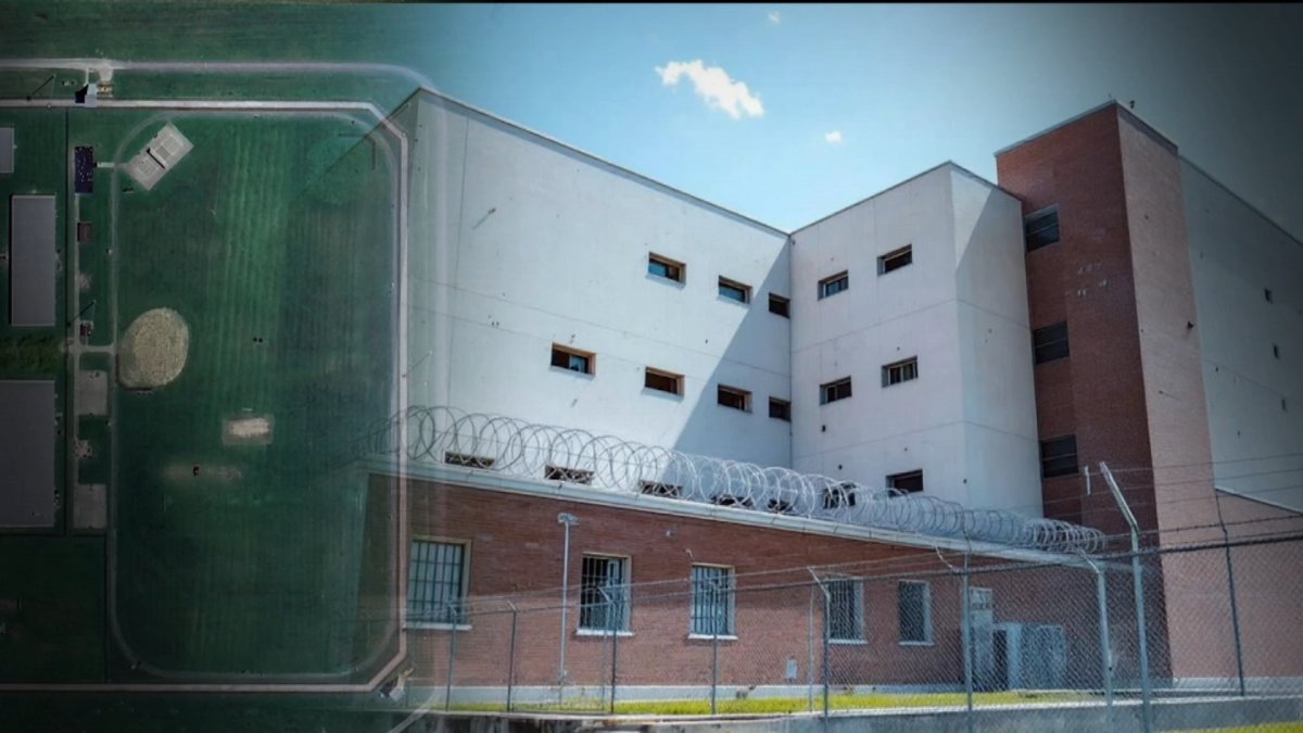 Marijuana criminals flow into Illinois prisons as president relaxes weed status