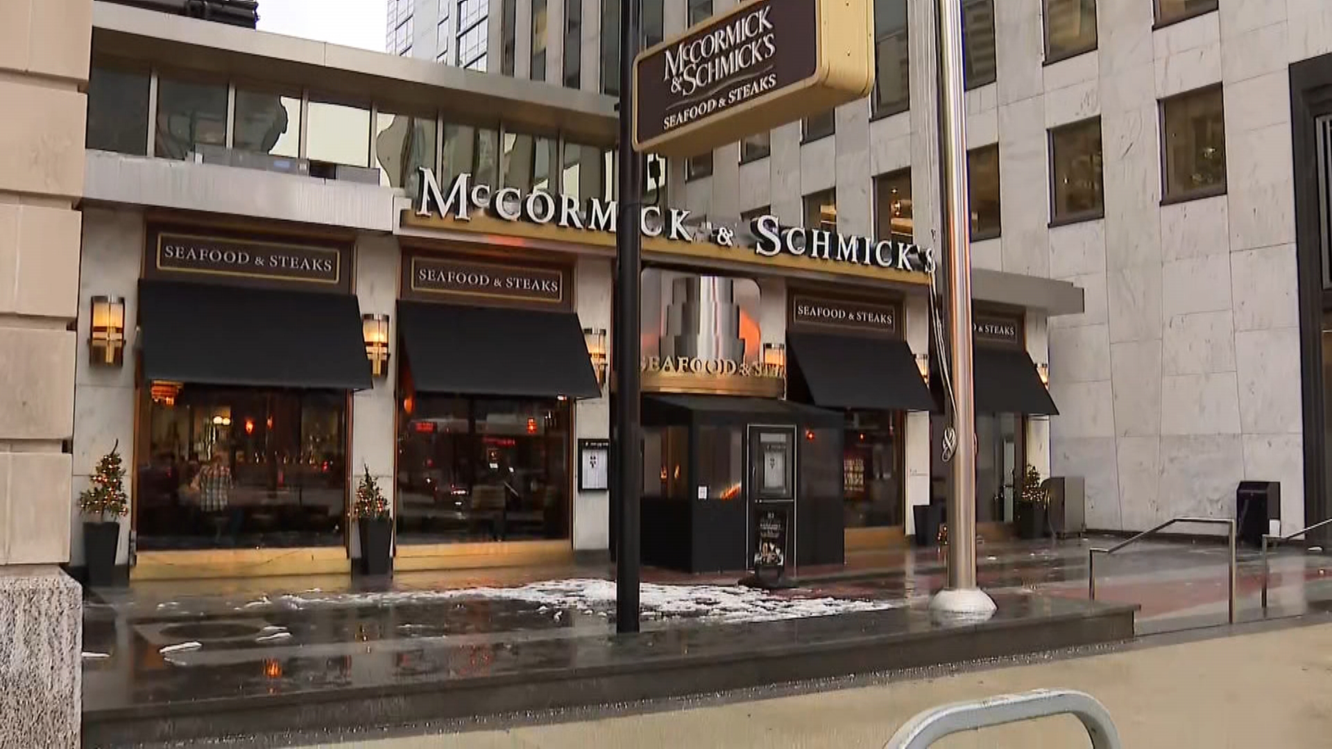 McCormick & Schmick's restaurant in Loop abruptly closes after lease expires