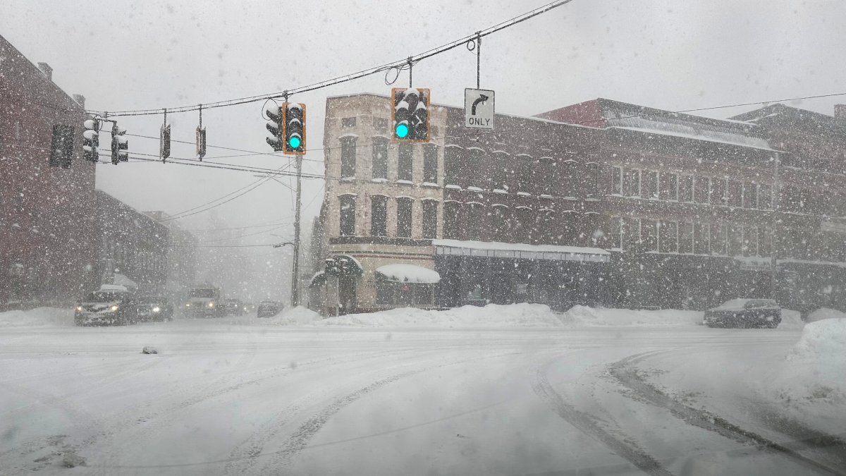 Stranded by winter weather? Here's what airlines owe you