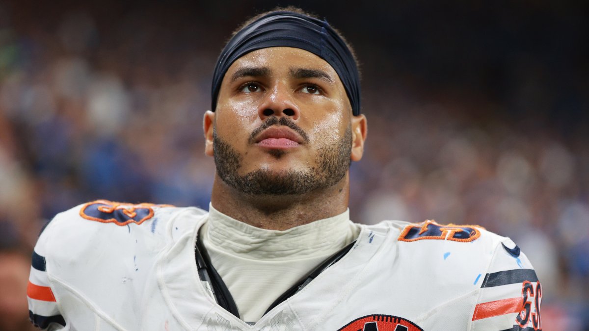 Bears linebacker TJ Edwards carted off field vs. Packers