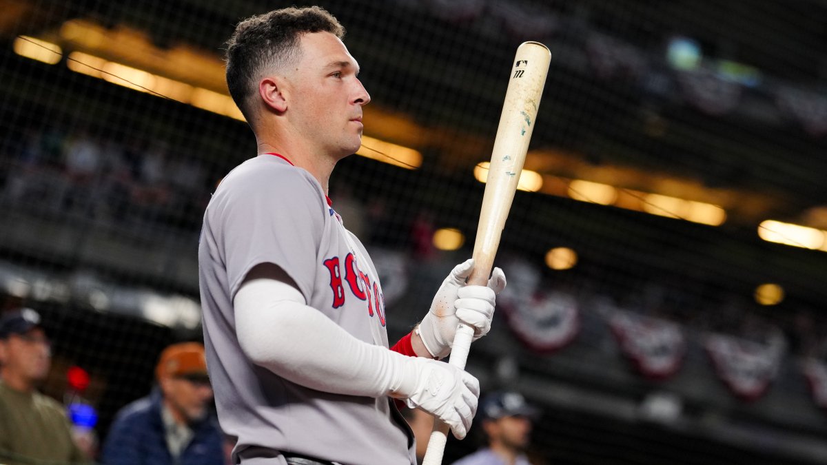 Cubs, Alex Bregman officially agree to massive free agent contract Cubs, Alex Bregman officially agree to massive free agent contract