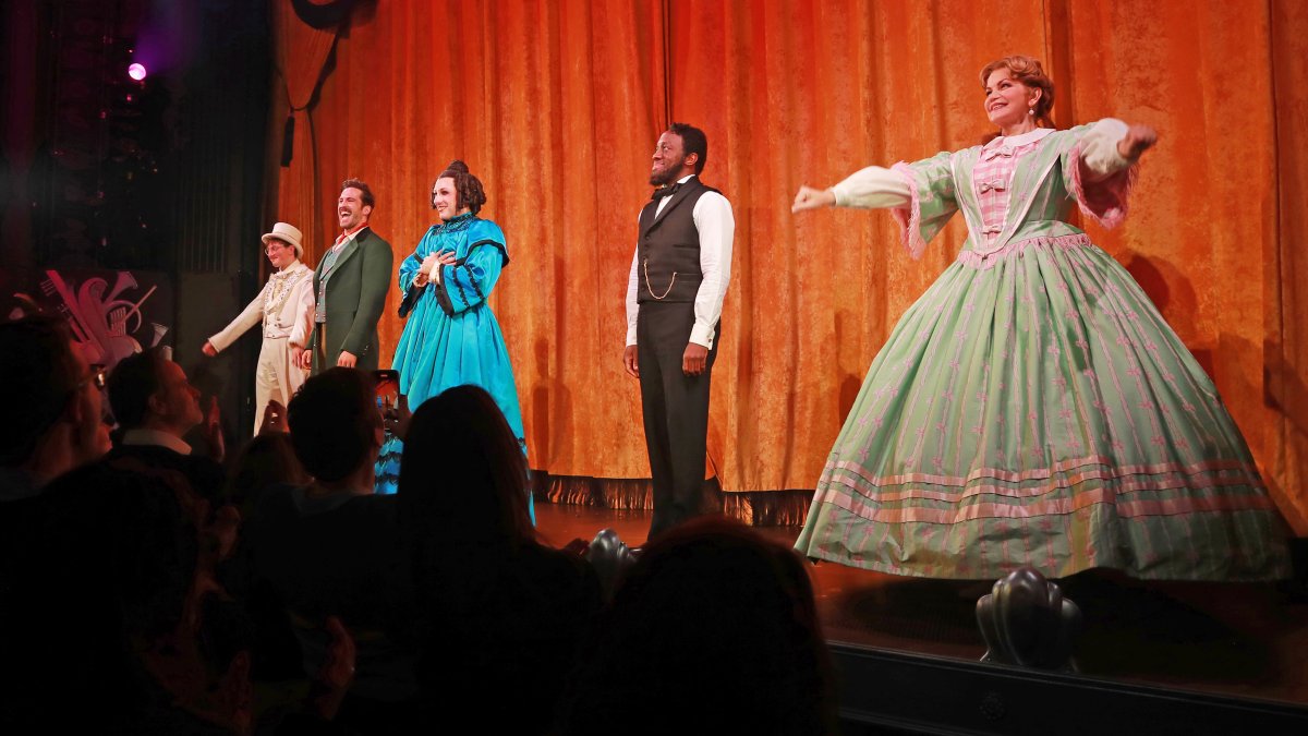 Tony Award-winning Broadway hit ‘Oh Mary!' coming to Chicago in 2027