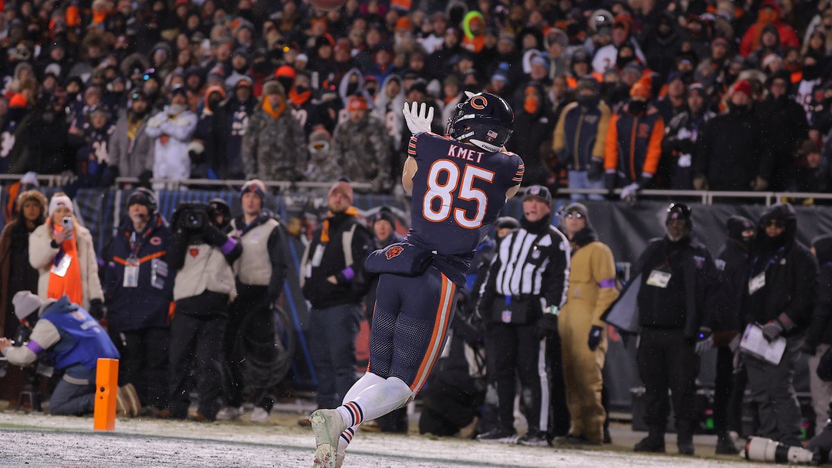 Caleb Williams &lsquo;ridiculous TD pass draws raves from coach, teammates after Bears loss