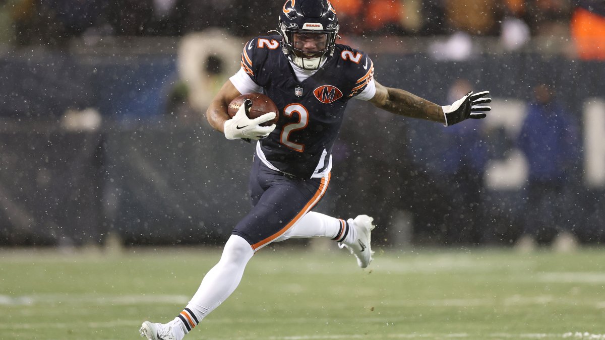 Watch: Bears WR DJ Moore makes wild catch vs. Rams