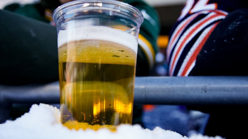 CHICAGO, IL – DECEMBER 18:  A beer sits on a snowy ledge during the game between the Chicago Bears and the Green Bay Packers at Soldier Field on December 18, 2016 in Chicago, Illinois.  (Photo by Joe Robbins/Getty Images)