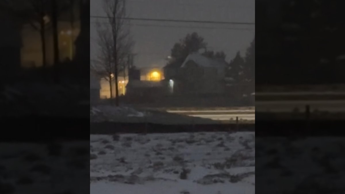 &lsquo;Creepy: Mysterious lights seen flashing SOS at abandoned suburban home