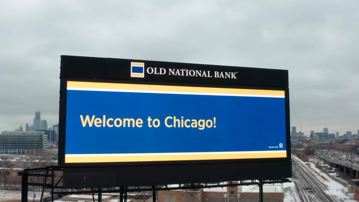 Chicago billboard welcomes Rams with a frosty greeting &ndash; and a dare