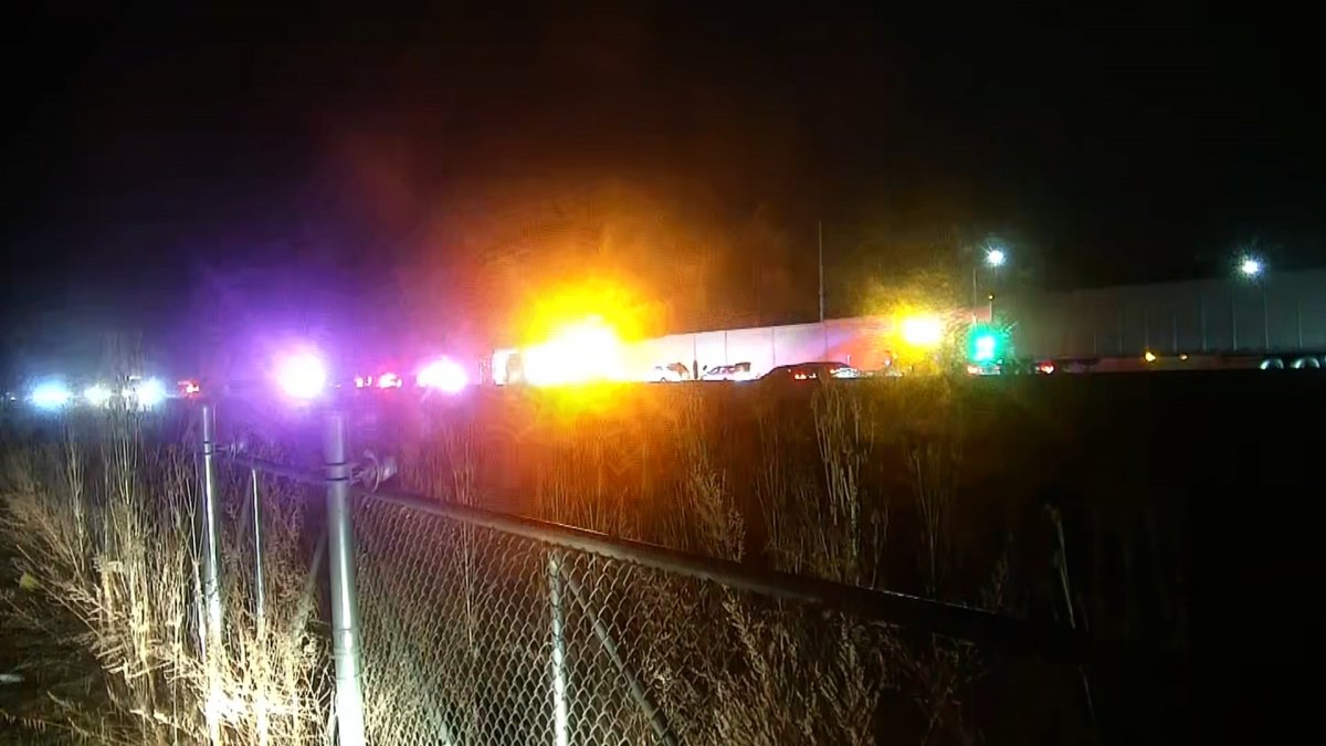 Fatal I-55 crash shuts down lanes in southwest suburbs; ‘major traffic backups expected Fatal I-55 crash shuts down lanes in southwest suburbs; ‘major traffic backups expected