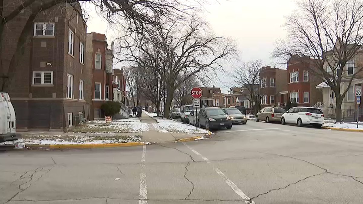 Teen robbery suspect killed in shootout following marketplace sale in Cicero