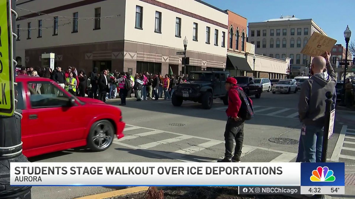 Chicago-area students walk out from class to protest Trump policies ...