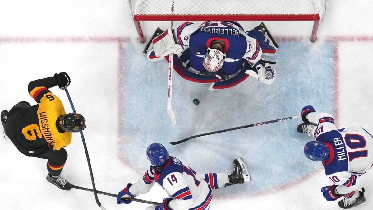 HIGHLIGHTS: Connor Hellebuyck stops 23 of 24 shots vs. Germany