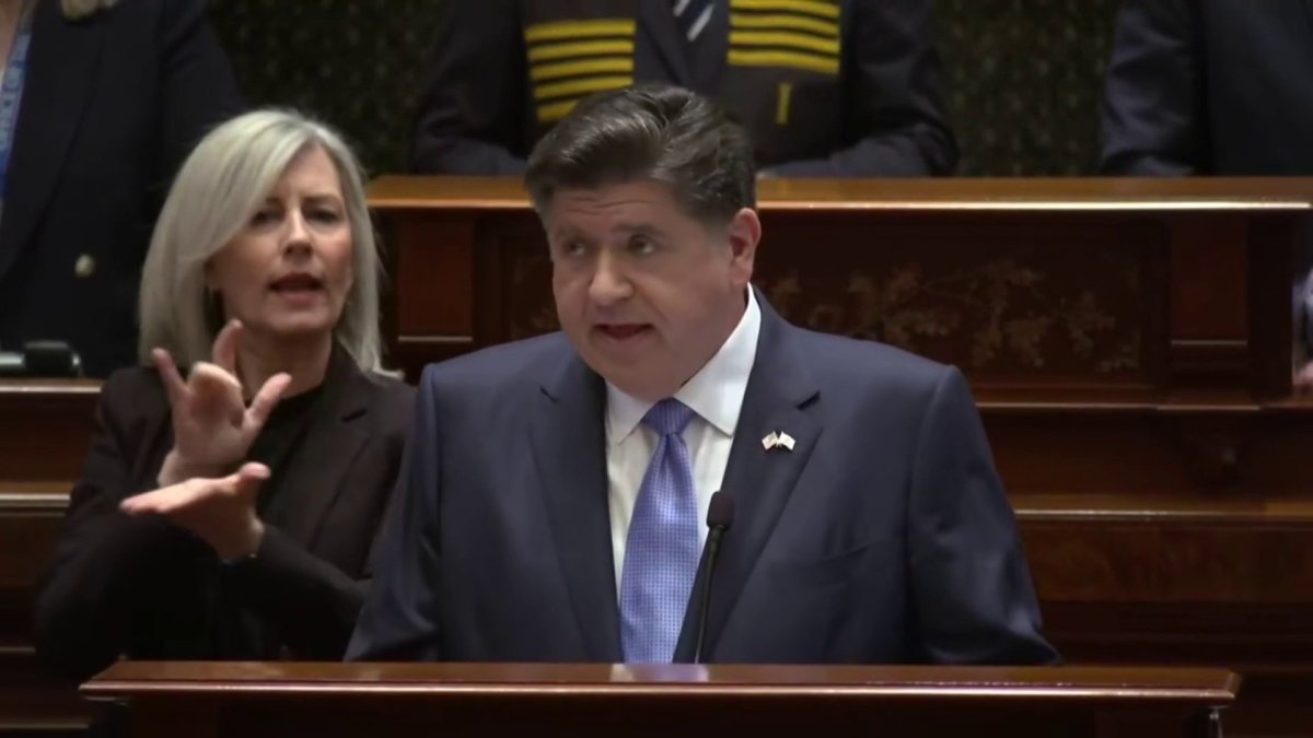 Pritzker calls for social media safety bill, ban on cellphones in ...