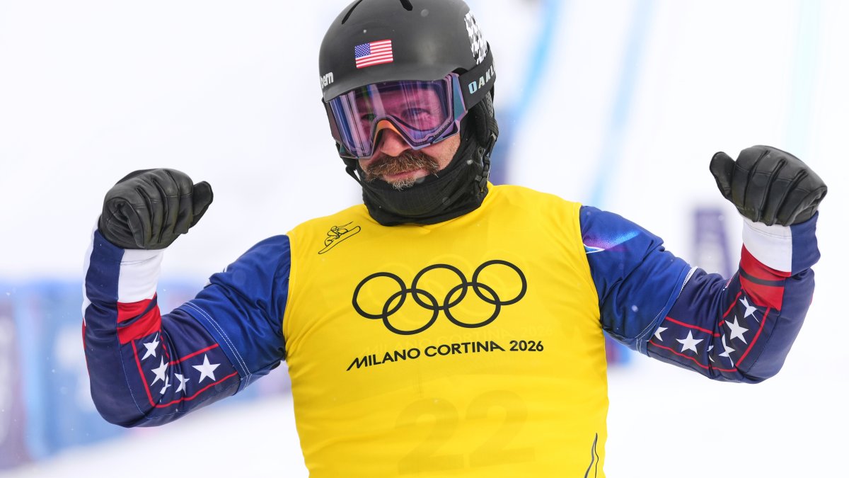 Viral 44-year-old snowboarder has iconic response to losing Olympic cross race