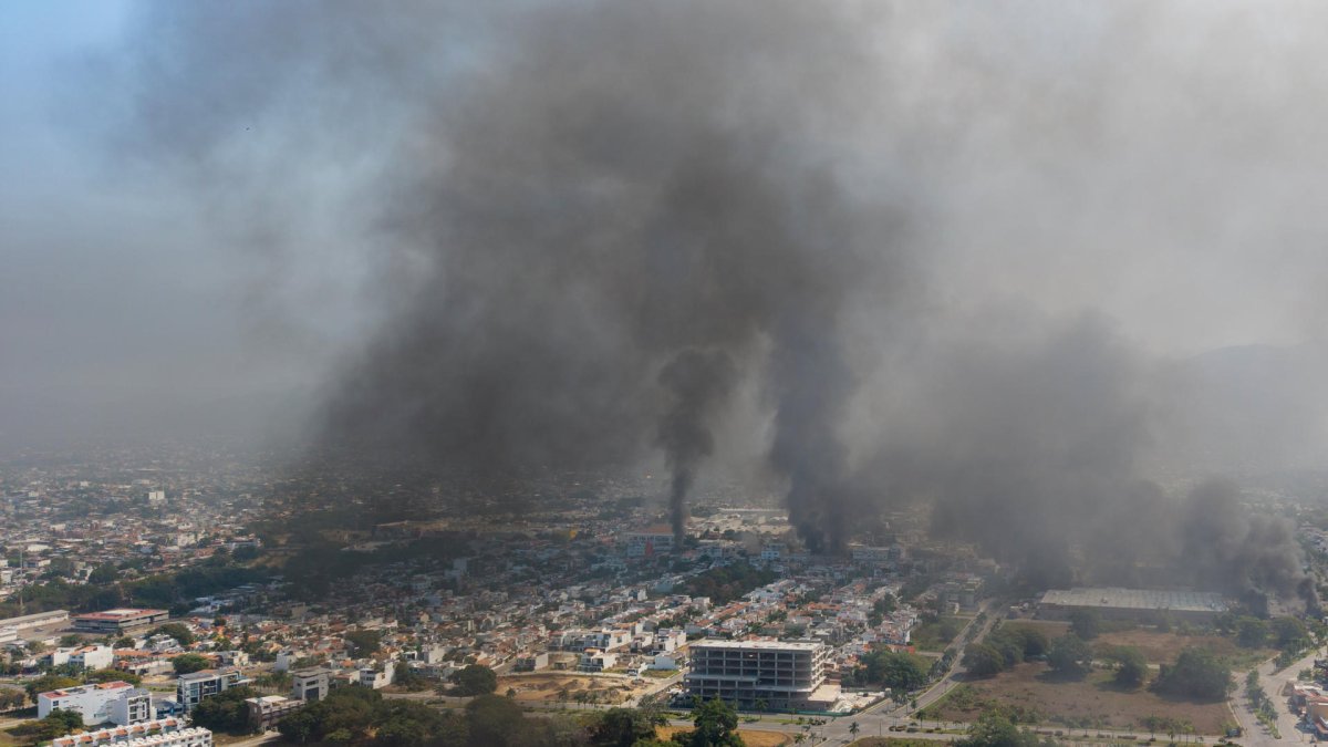 U.S. issues security alert for Mexico as flights canceled, rideshares suspended in Puerto Vallarta