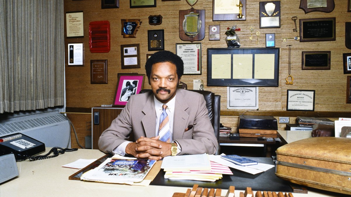 ‘He's my hero:' Rep. Jonathan Jackson chokes up about dad Rev. Jesse Jackson as reaction pours in