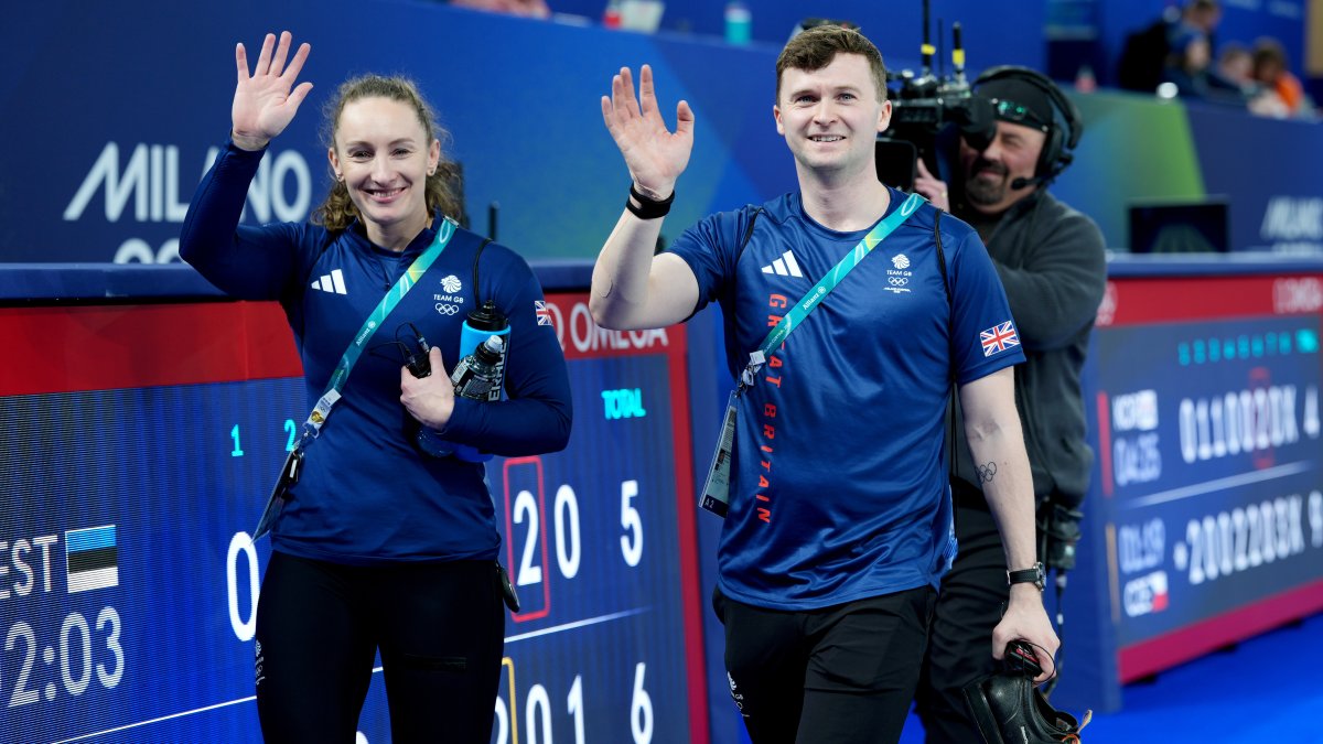 U.S. curling team takes step toward medal round in win vs. Estonia